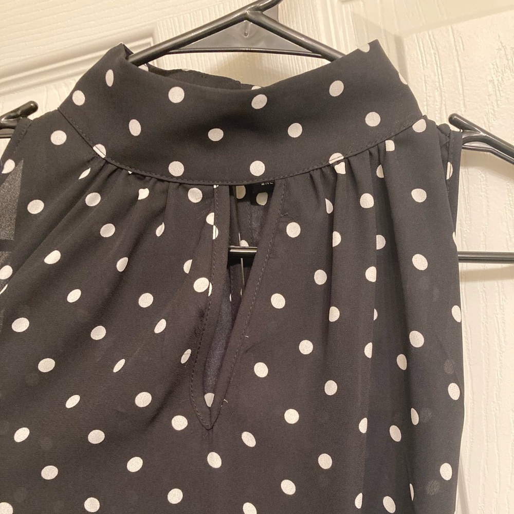 SOLD: NWT black & white polka dot key hole/tie detail top - Picture 4 of 4